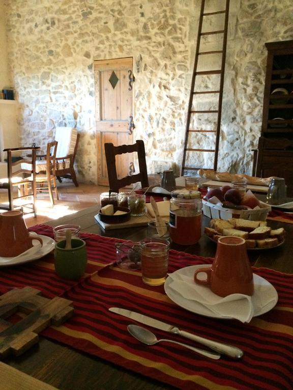 Mas Moineau Bed & Breakfast Mézoargues Dış mekan fotoğraf