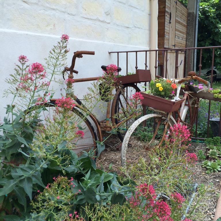 Mas Moineau Bed & Breakfast Mézoargues Dış mekan fotoğraf